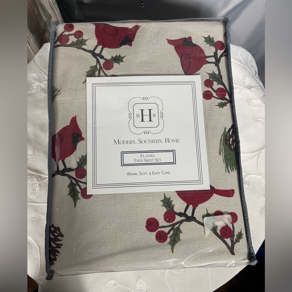 Modern Southern Home Cotton Sheet Set Twin  Queen Pillowcase Red Bird NEW